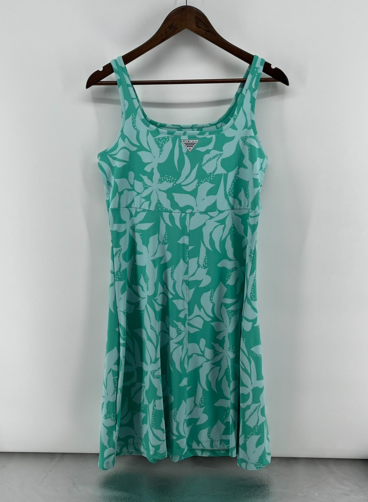 Columbia PFG Dress Medium Freezer III Teal Green Tropical Palm Leaf Fishing EUC!