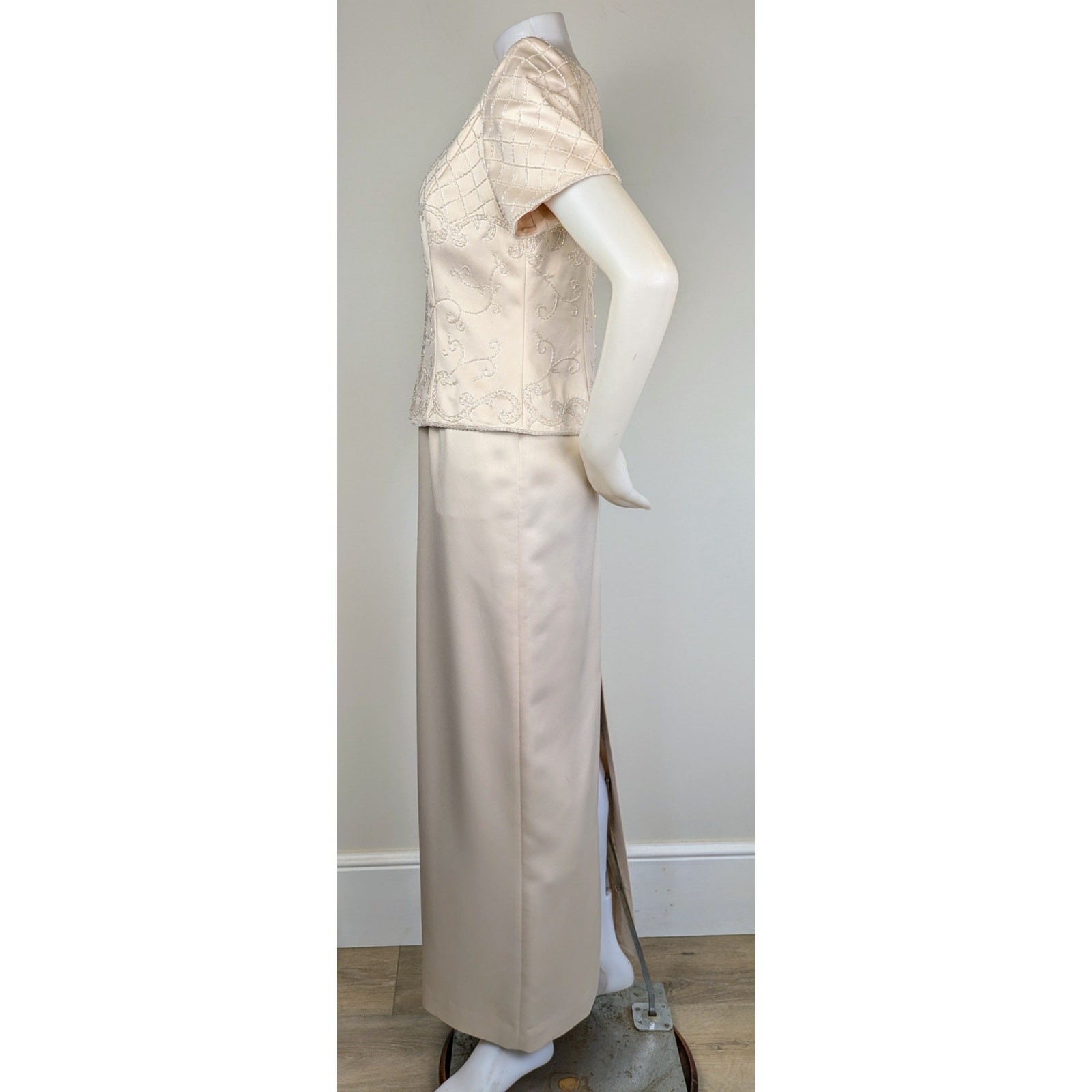 Karen Miller Maxi Dress 10 Cream Satin Beaded Short Sleeve Formal Event Wedding