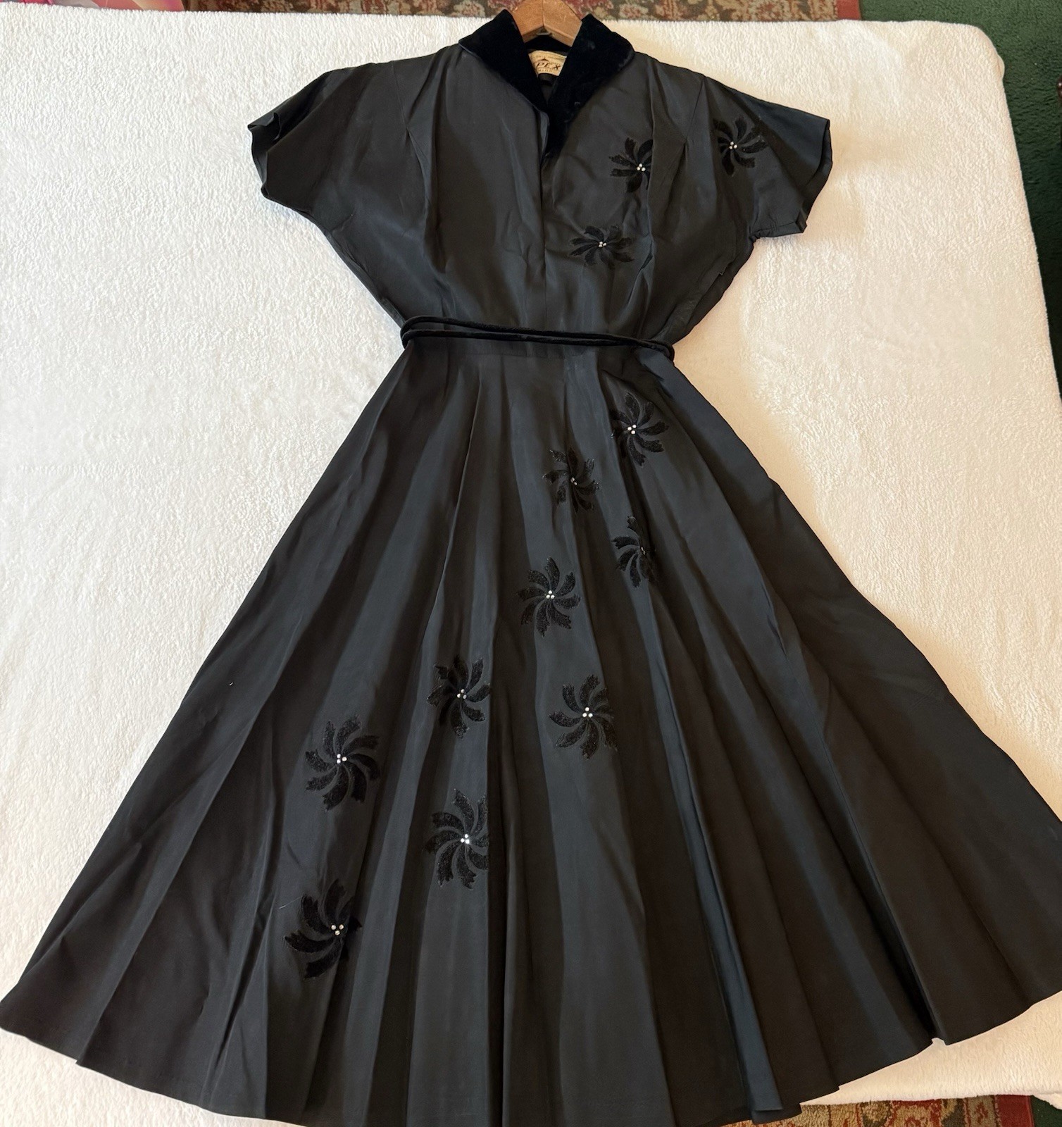 True VTG 40s Evening Cocktail Party Dress Black Taffeta & Velvet Side Zip XS/S