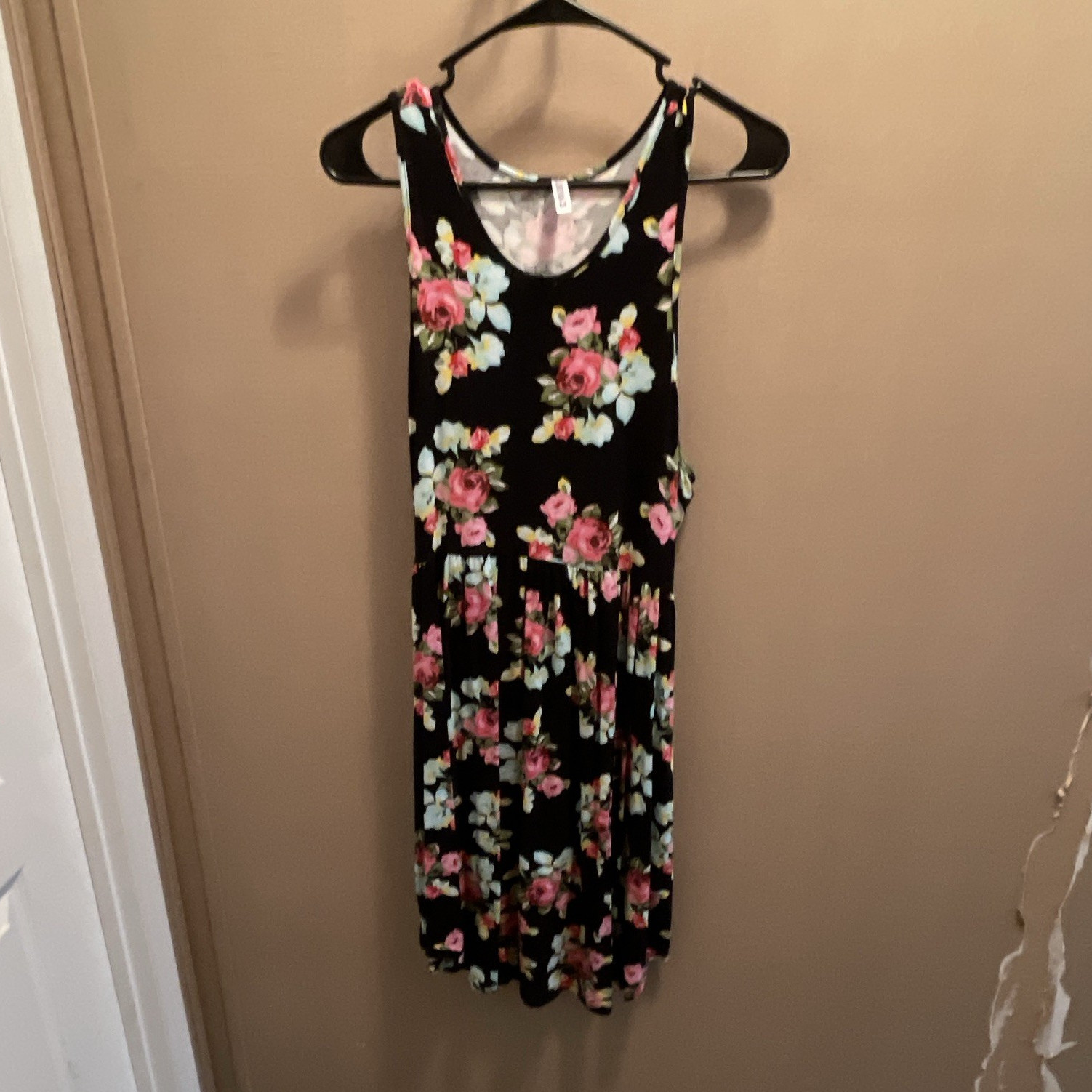 LONGYUAN Women’s Black Floral Sleeveless Scoop Neck Midi Sundress Size M