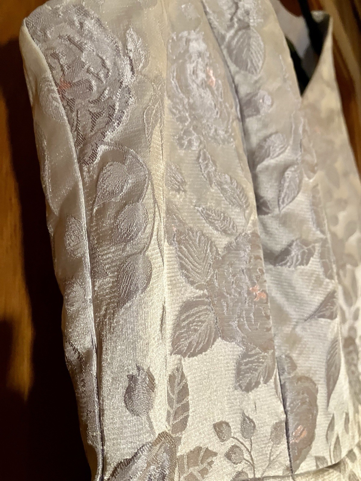 GLAMOUR by Gabriella Skye Size 12 Ivory/Silver Floral Jacquard V-Neck A-Line