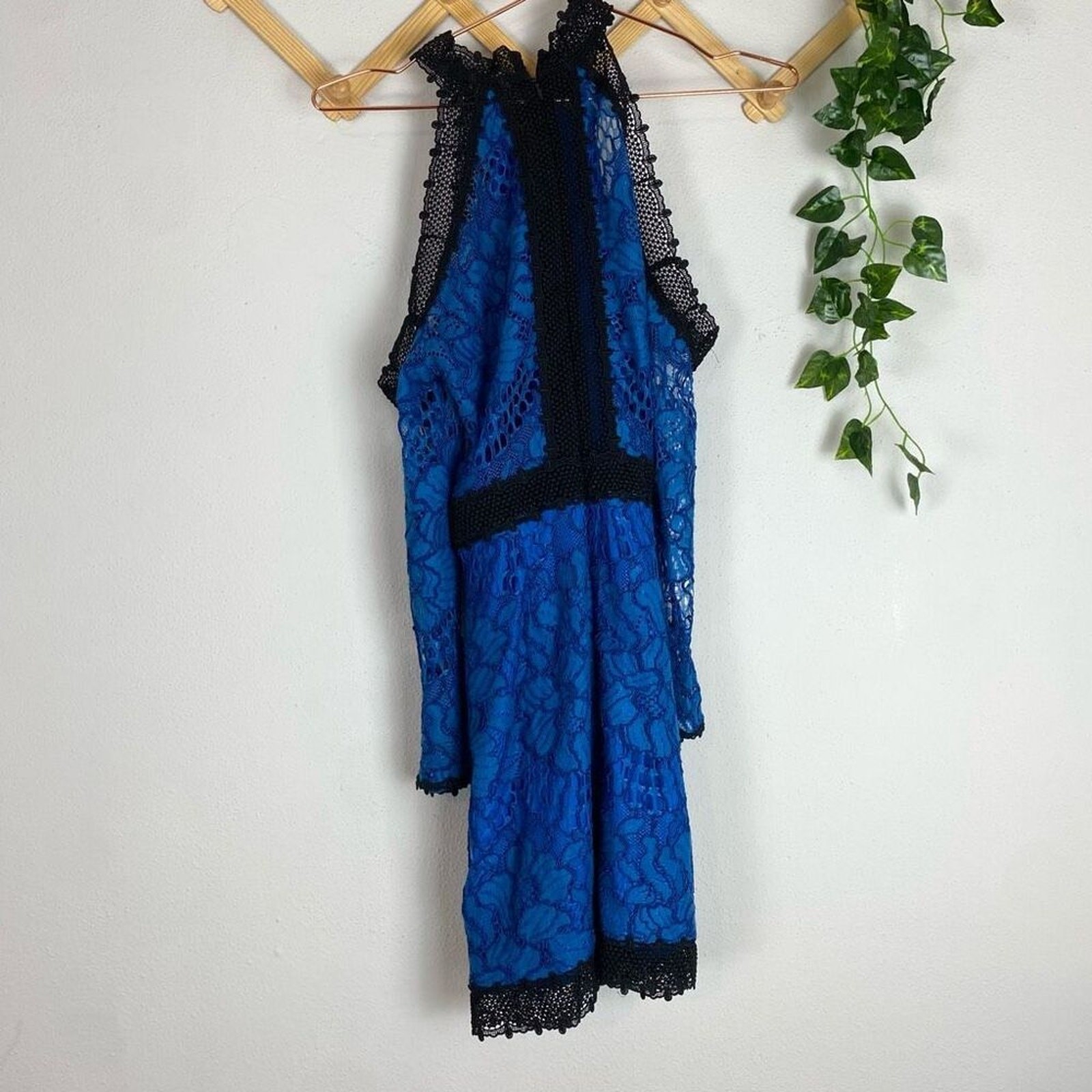 ALEXIS Marlowe Cold Shoulder Lace Midi Dress Blue Small EUC K334