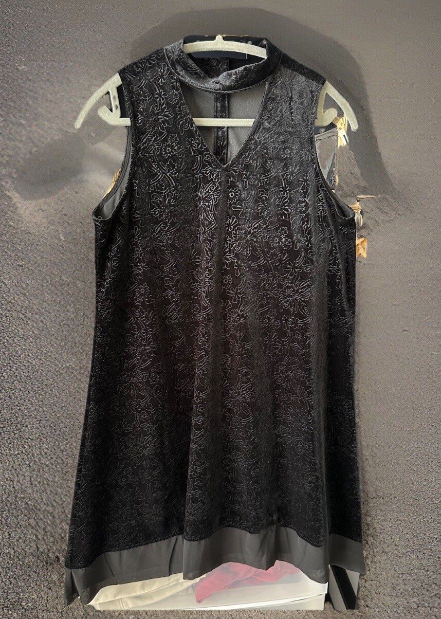 Doe & Rae Black Sleeveless Dress, Back Buttons, V Neck, Size M, Standup Collar