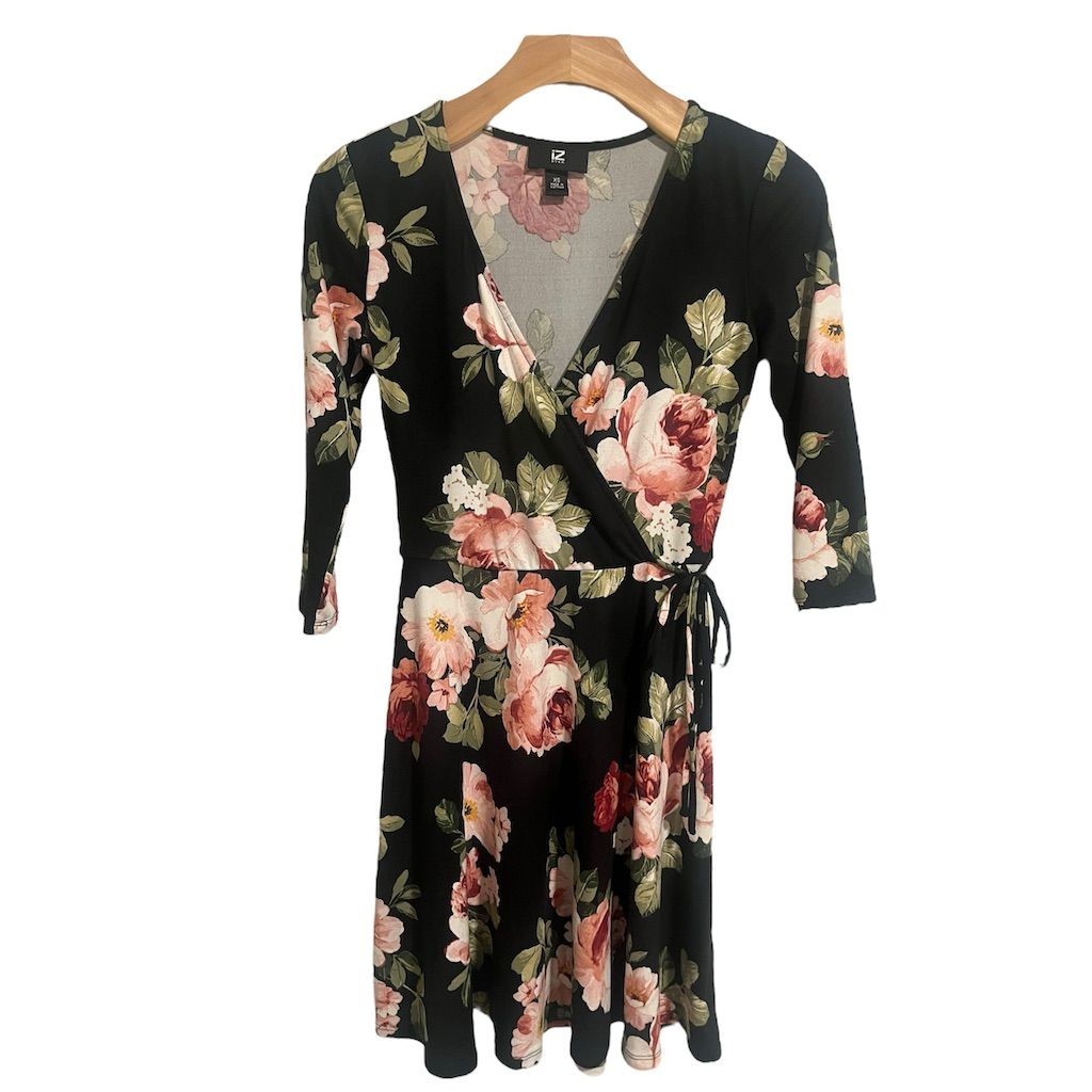 IZ Byer Wrap Dress Women’s XS Black Floral Faux Bow Fit & Flare 3/4 Sleeve NEW