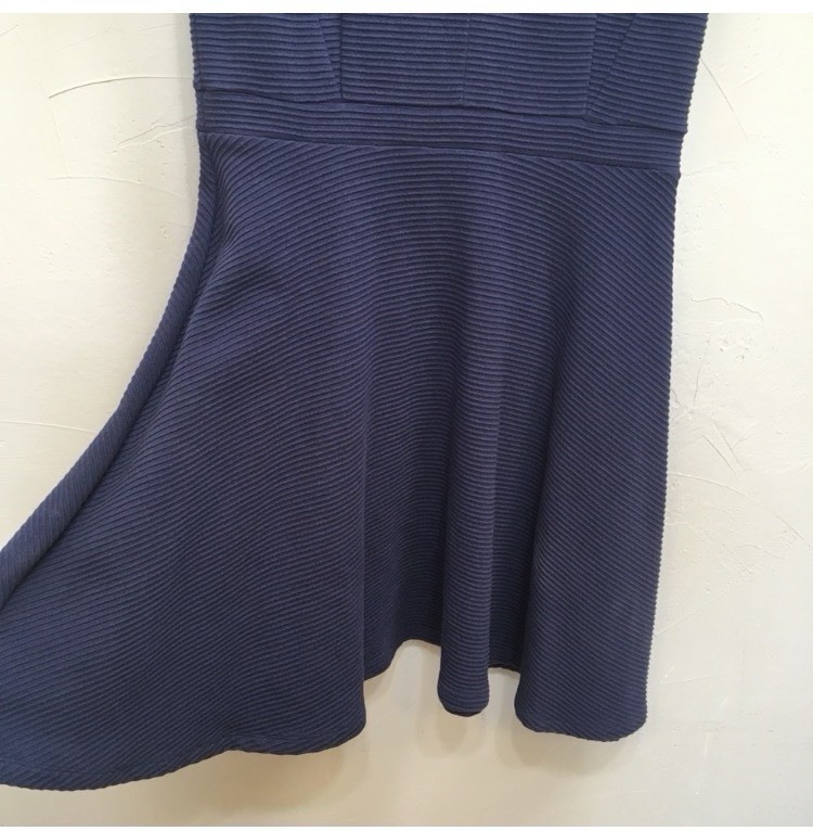 ANN TAYLOR NAVY BLUE TEXTURED FIT FLARE 12 WOMEN CLASSIC SHORT SLV VNECK DRESS