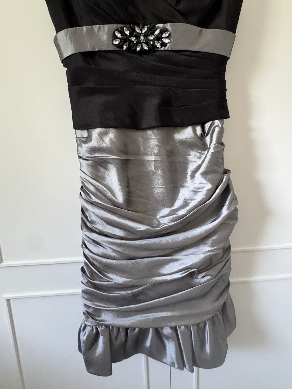 Amore Y2K Amoré Black silver Rhinestone Ruffle occasion Cocktail Dress Sz 10