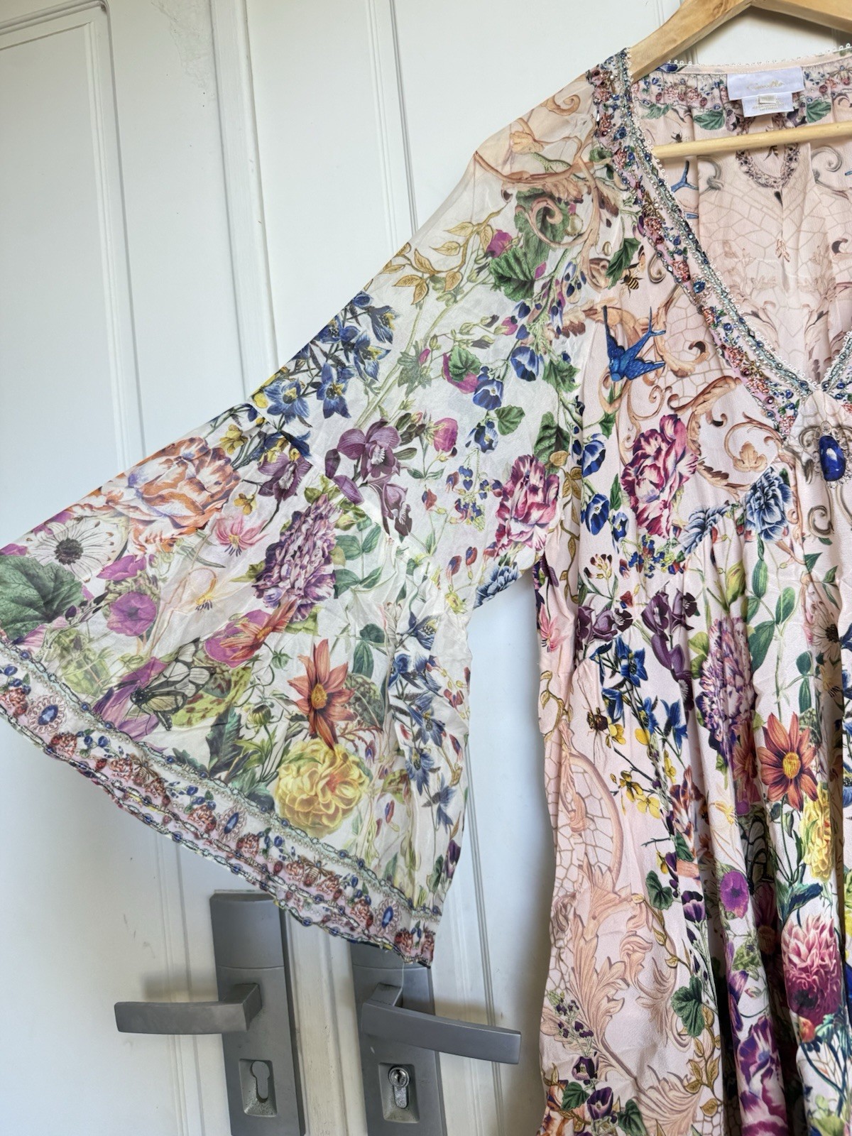 Camilla Dress Size S-M Oversized Queens Bee Hive Floral Flared Sleeve 100% Silk