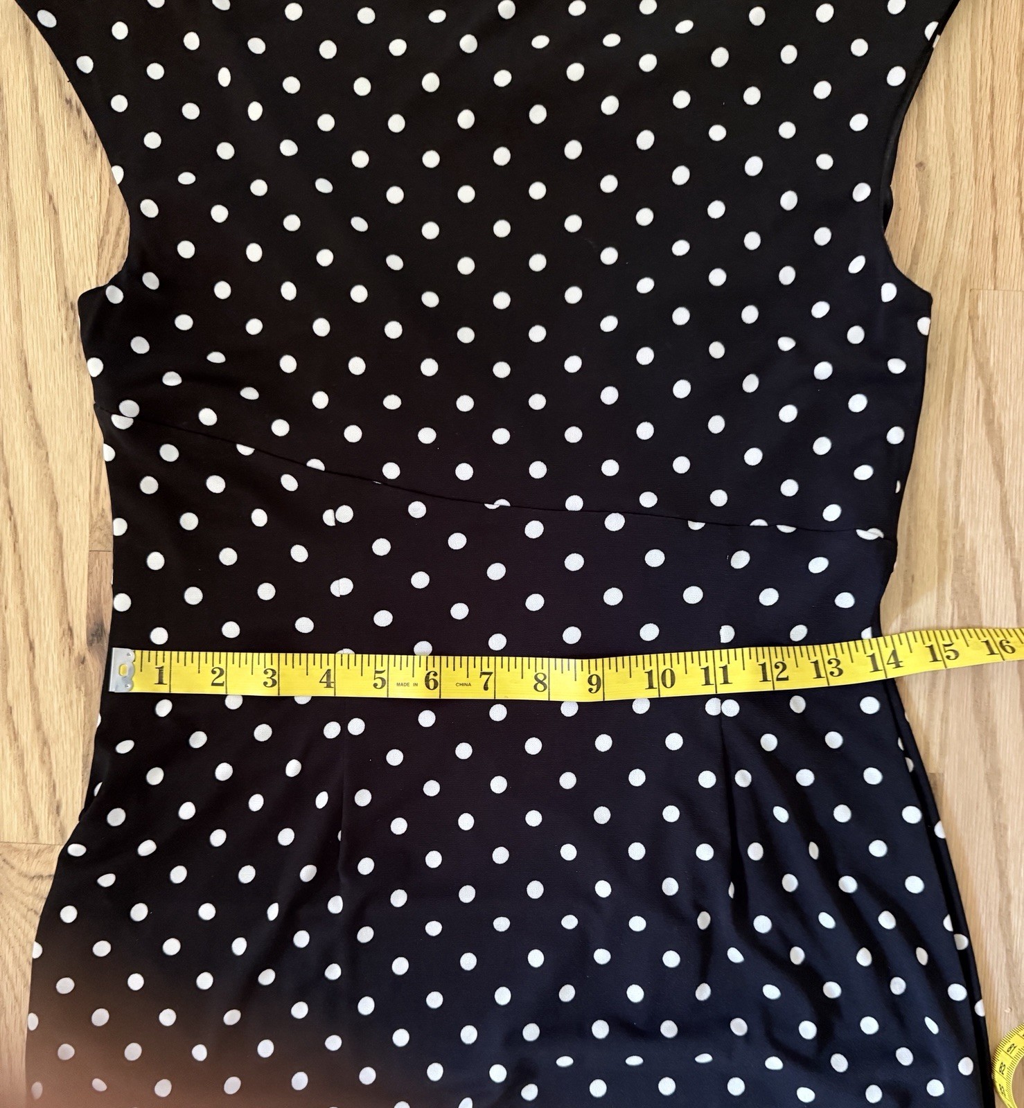 CONNECTED Black White Polka Side Ruched Wrap Boat Neck Knee Length Sheath – 6