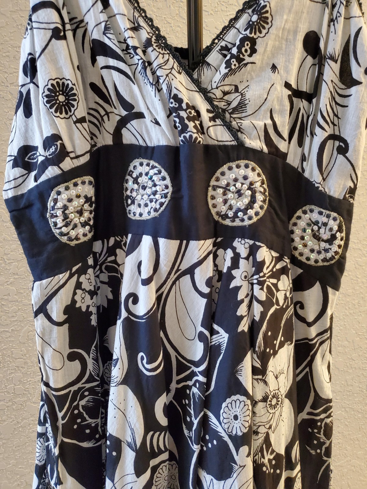 INDIA BOUTIQUE WOMENS MIDI SUNDRESS-SIZE M-SLEEVELESS-BLACK & WHITE