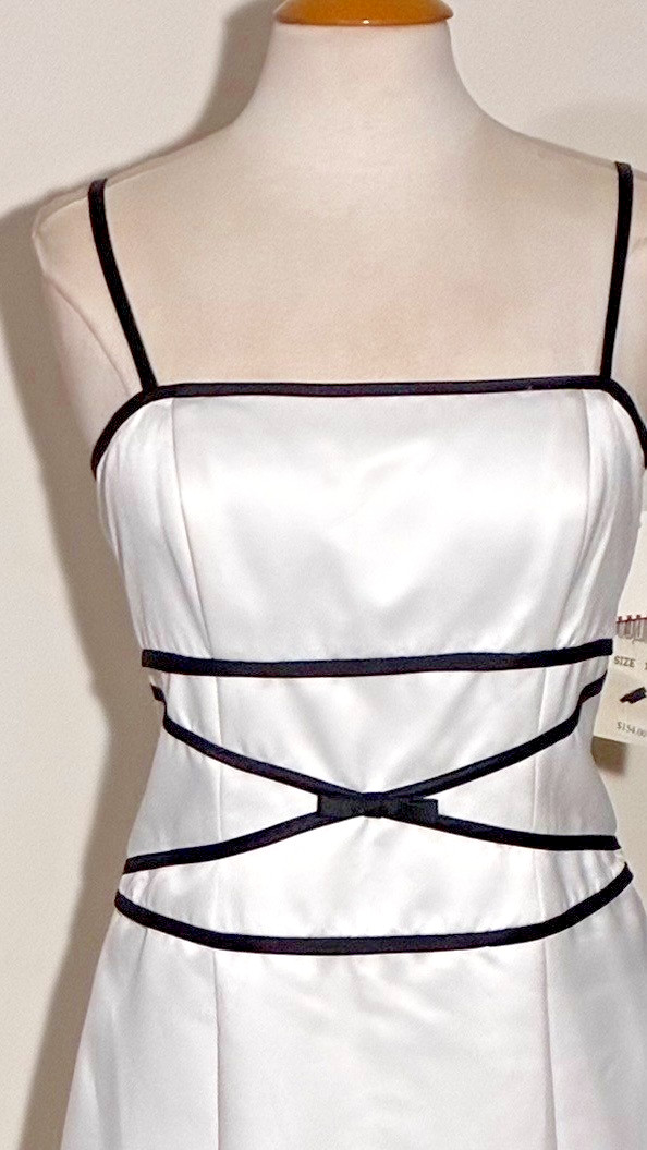 NWT-Blondie Nites Classic 90’s Bridesmaid Gown (Ivory/Black)-Jr Sz 13-MSRP $154