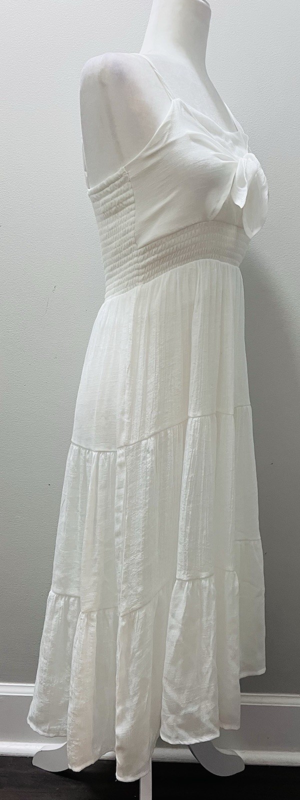 Amy Byer Sz 8 White Lightweight Lined Flowy Dress Adjustable Spaghetti Straps