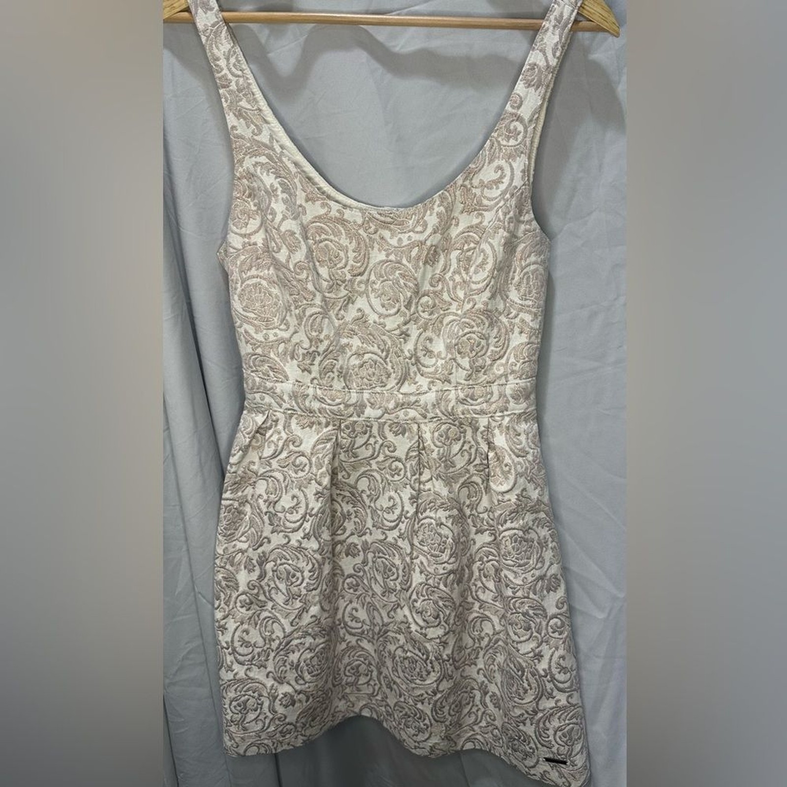 Abercrombie Elegant Cream and Tan Brocade Mini Dress 100% Cotton, Size 8