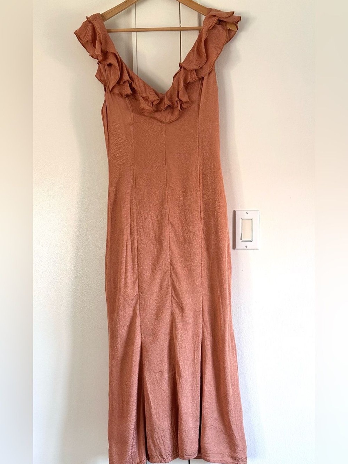 Romantic Cottagecore Ruffle Lovers + Friends Midi Dress Shimmer Jacquard Clay S