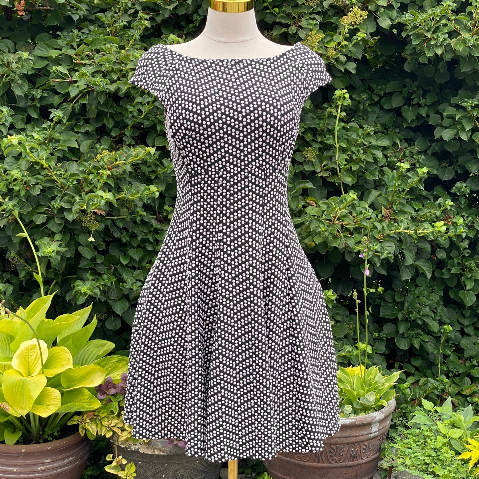 Classy Black & White Polka Dot Boat Neck Tailored Fit Midi Dress Timeless – L