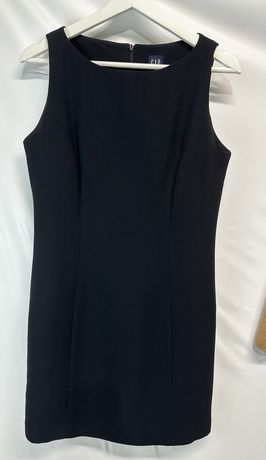 Gap -Classic Elegance-All Seasons/Occasions Little Black Sheath Dress 4