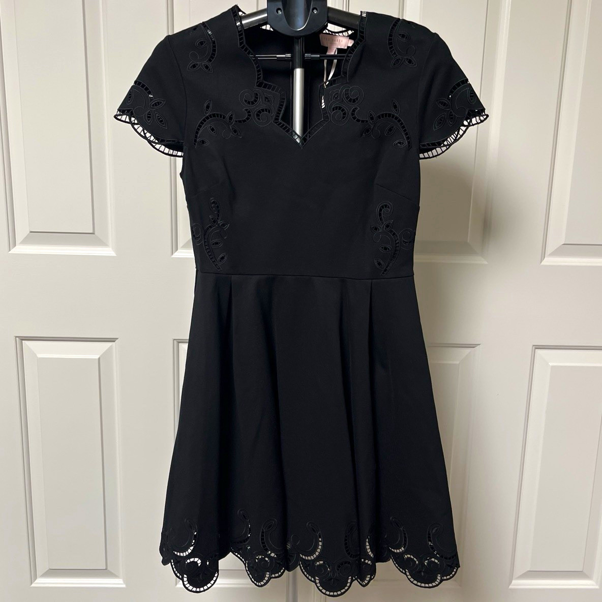 Ted Baker Black Solid Lace Fit & Flare Skater V-Neck Dress Back Zip 3