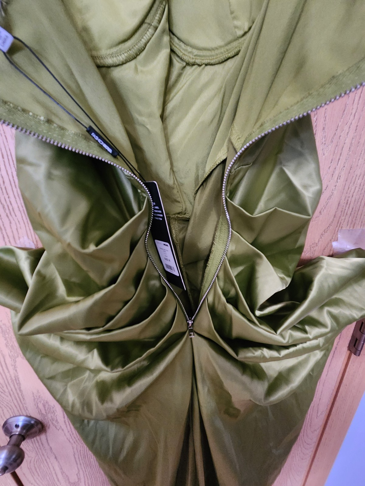 FASHIO NOVA Green Satin Ruched Sweetheart Spaghetti Strap Maxi Dress Size M