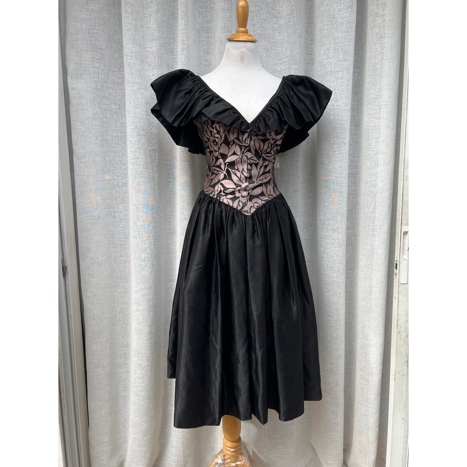 1990’s TD4 by Eletra Ruffle Off Shoulder Sleeve Black Flaired Dress