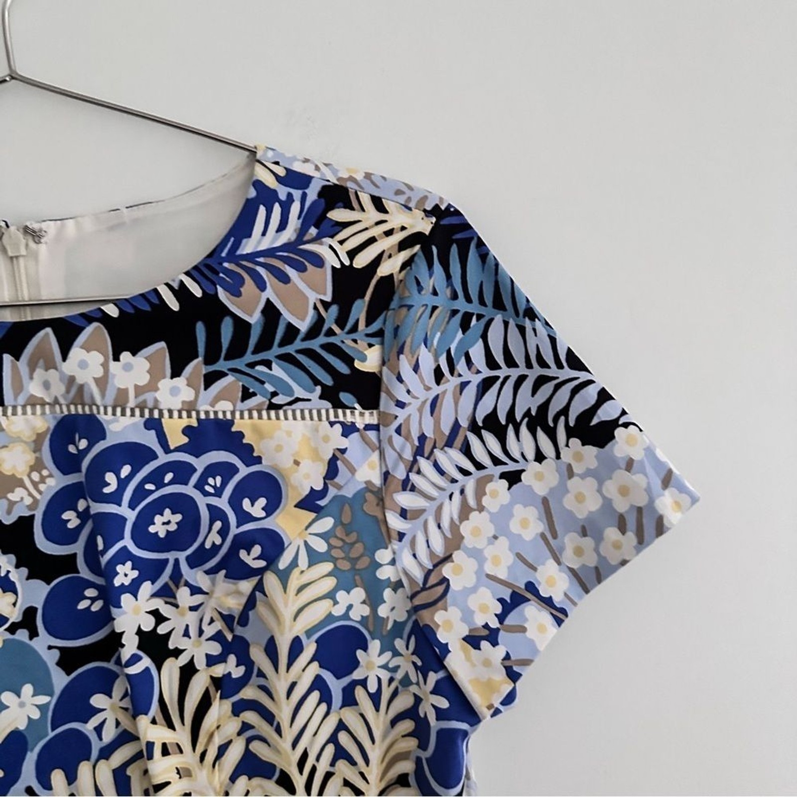 Talbots Botanical Floral Blue Multi Flounce Hem Short Sleeve Sateen Sheath 10P