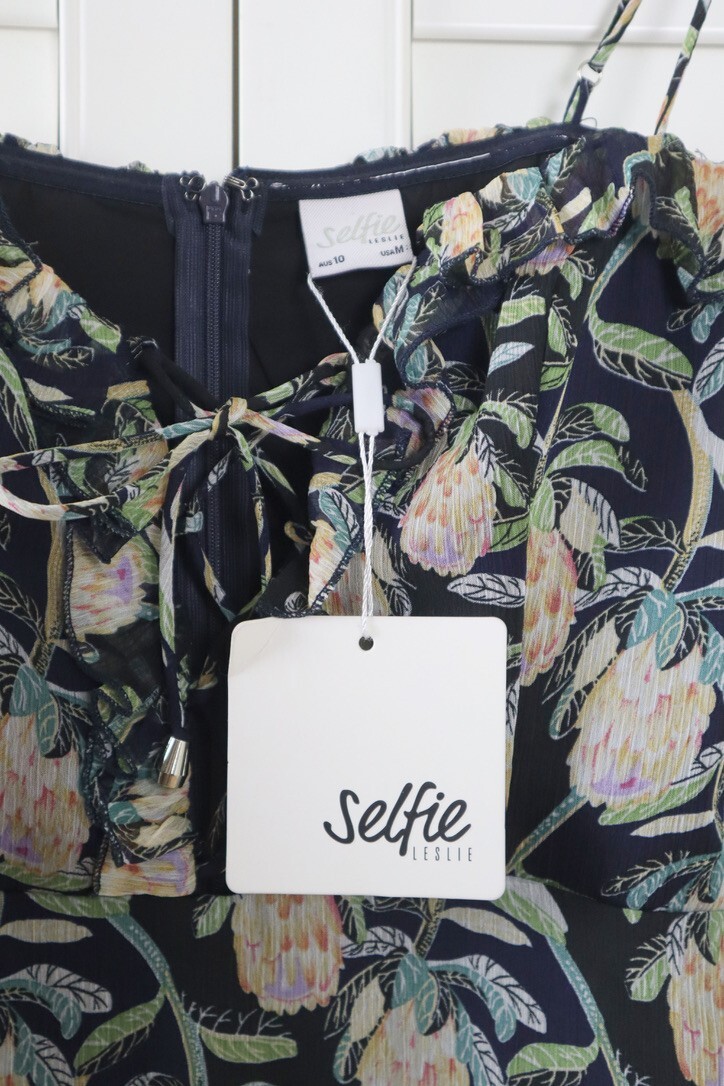 SELFIE LESLIE NWT Navy Ruffle Structured Floral Lace UpMini Dress Size Medium