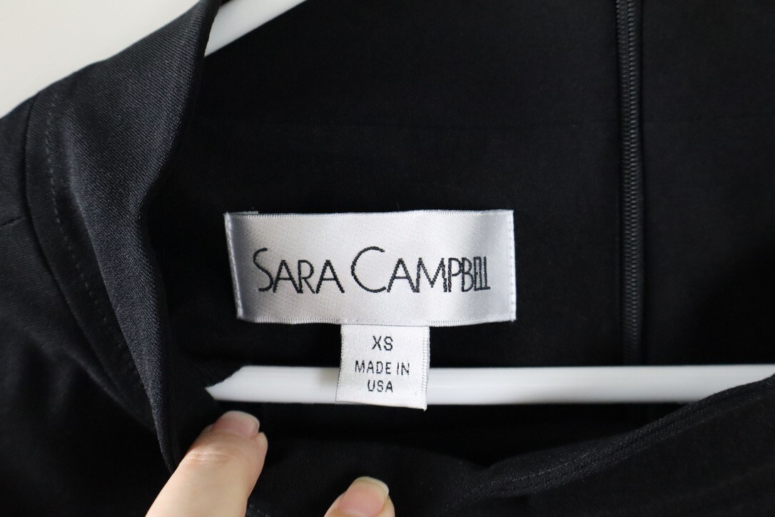 SARA CAMPBELL $258 Solid Black Stretch Scalloped Shift Dress Size XS