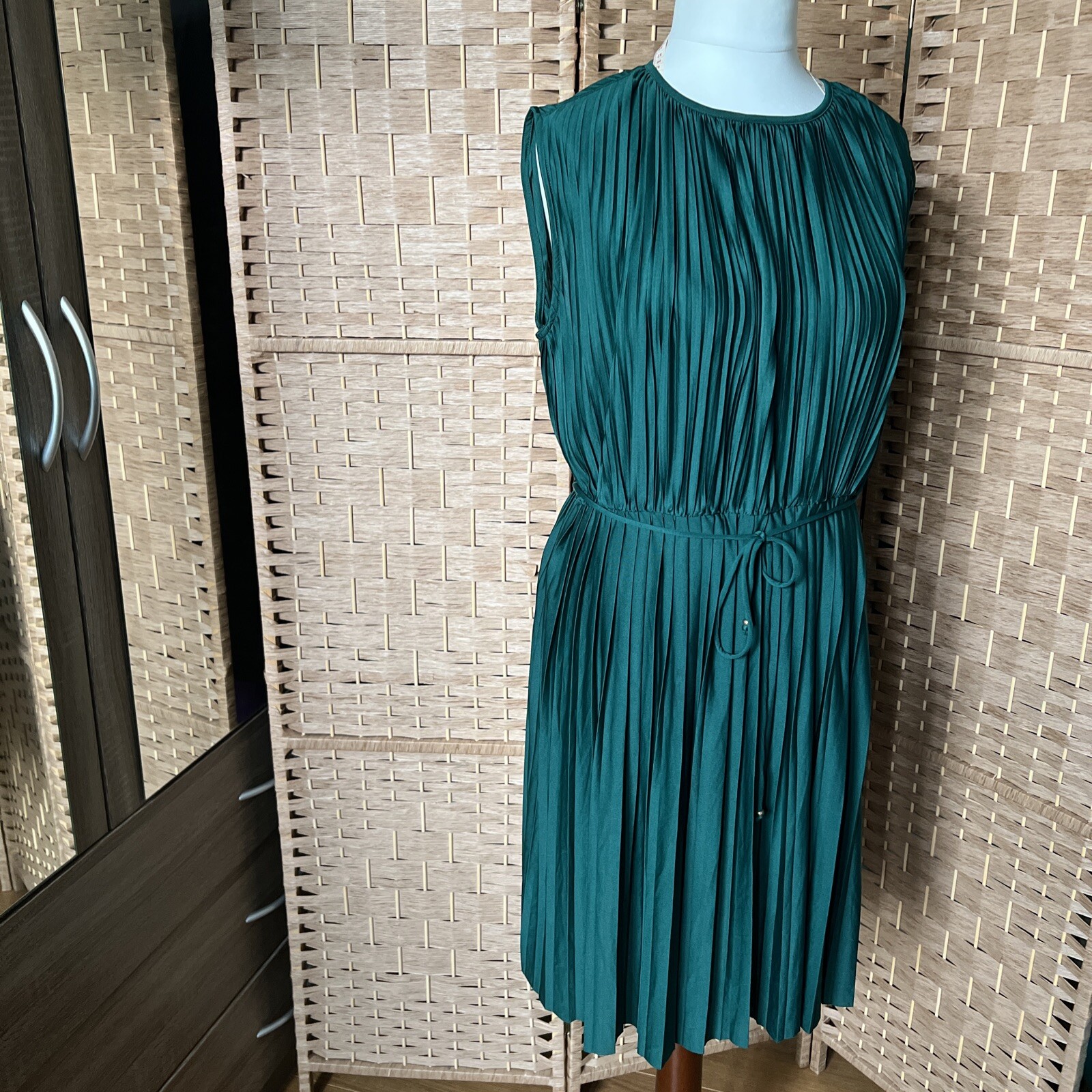 H&M Green Pleated Knee Length Dress – Medium