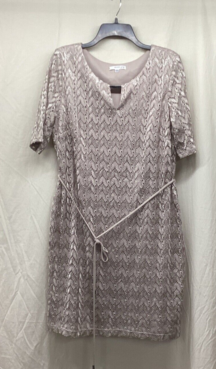 STUDIO ONE Women’s (Size 18) Short Sleeve Belted Lined Round Neck Dress Keyhole