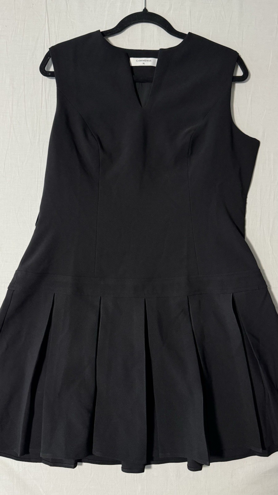 Commense Sleeveless Keyhole-Neck Pleated Black Mini Dress (No Belt inc) Size XL