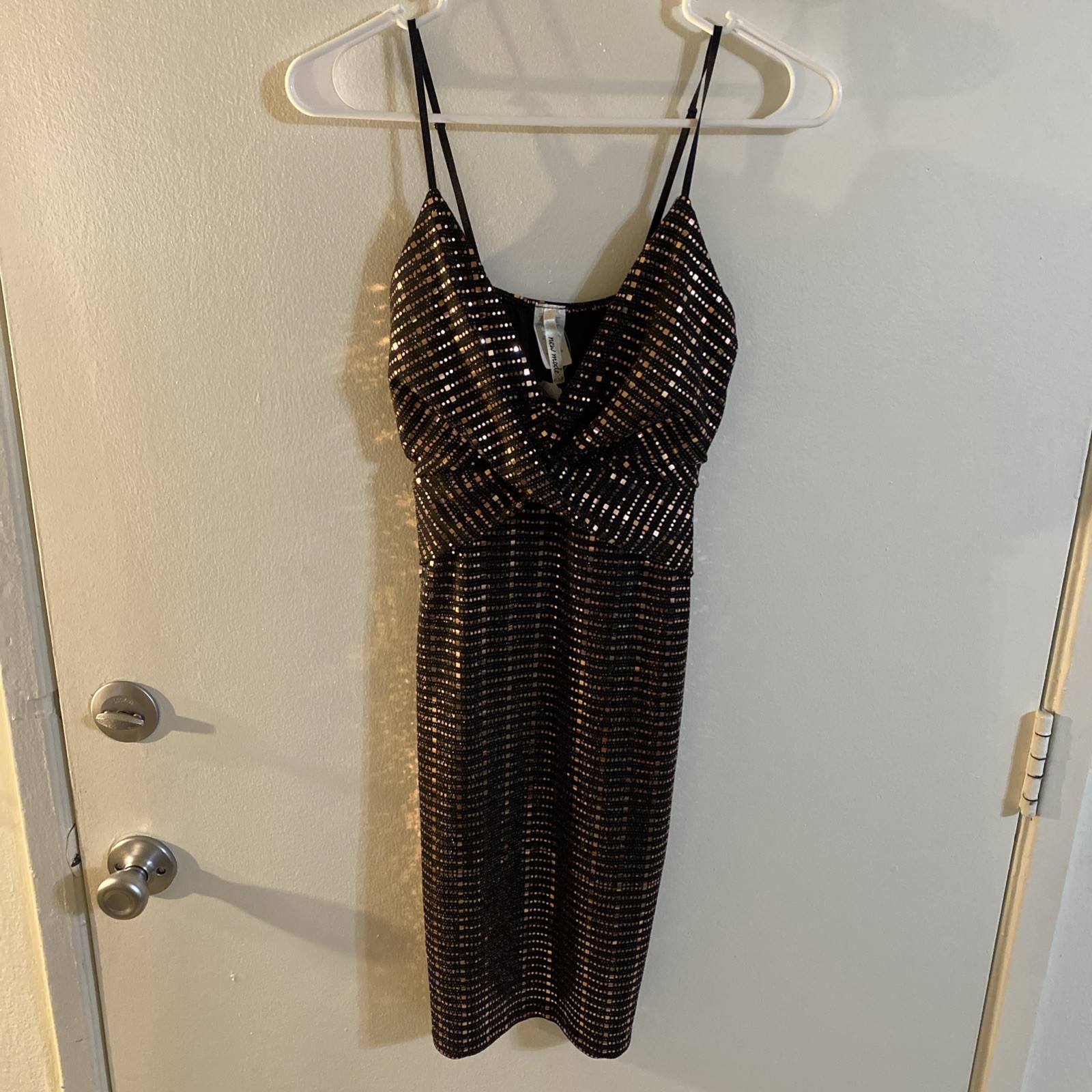 Cozy Fox Black And Gold Pullover Dress spaghetti strap open knee length Sz S