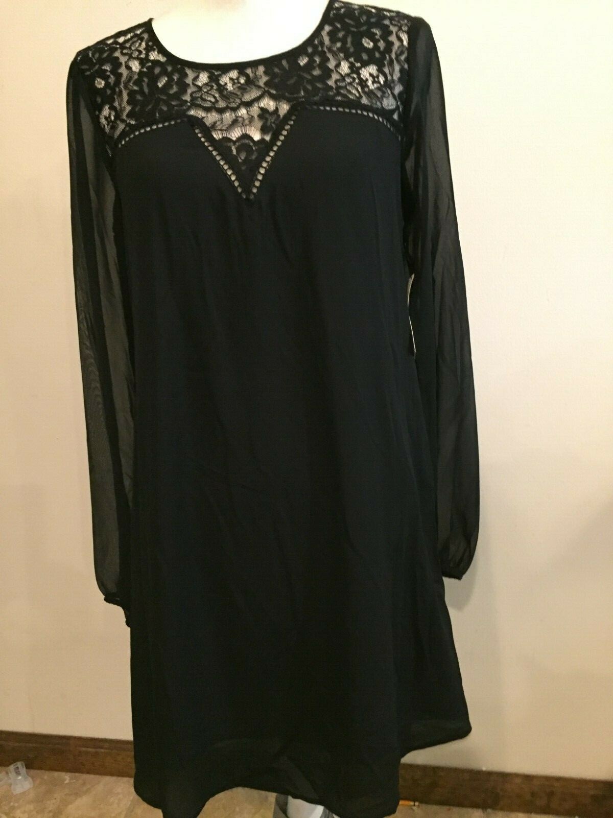 Decree Dress Medium Black lined Black Lace top Sheer sleeves tag $52, NWT