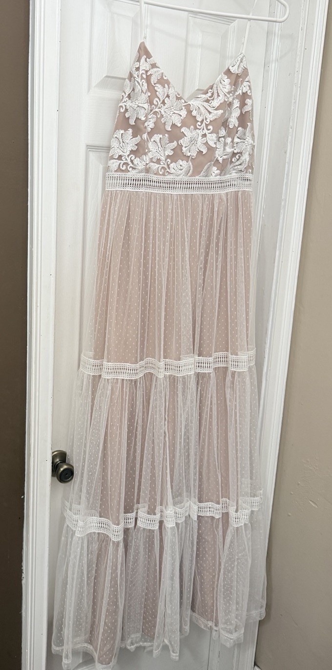 Lulus Beige White Floral Embroidered Lace Tulle V-Neck Maxi Dress Lined L