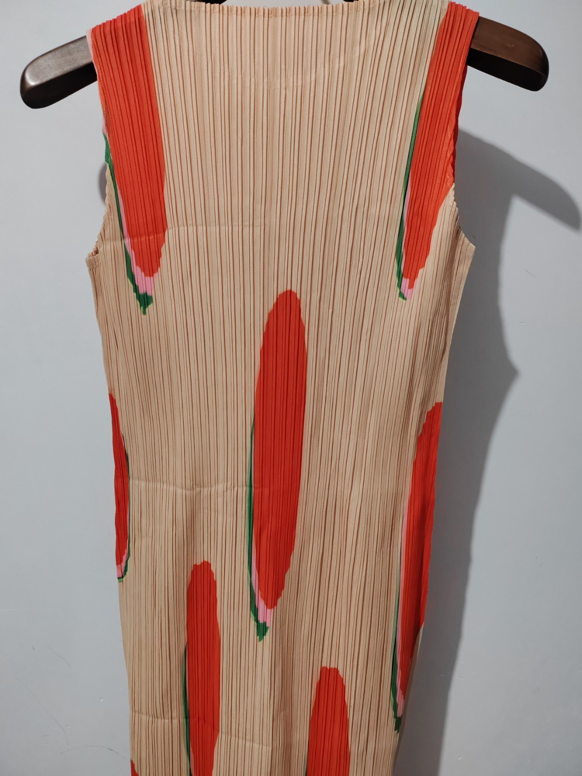 ISSEY MIYAKE Pleated slim-fitting long skirt