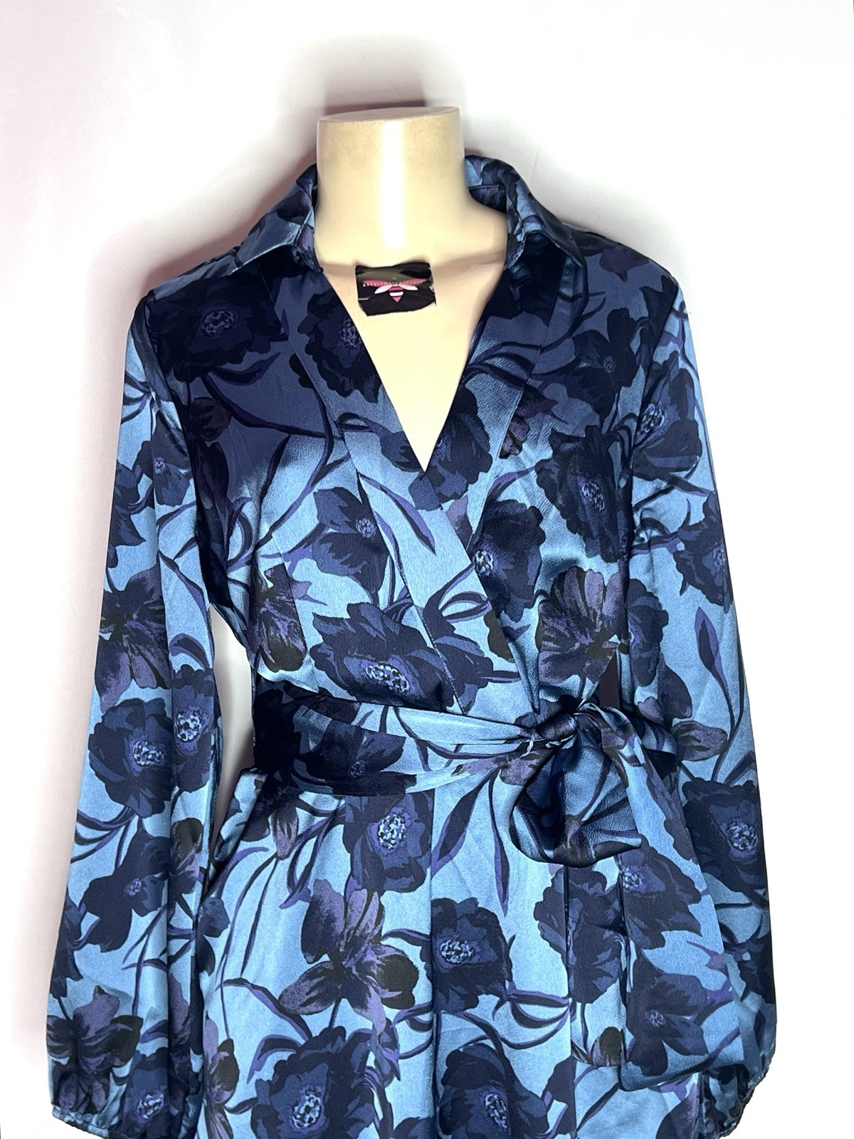 TAHARI BLUE FLORAL FAUX WRAP FULL SKIRT LONG SLEEVE SZ 6