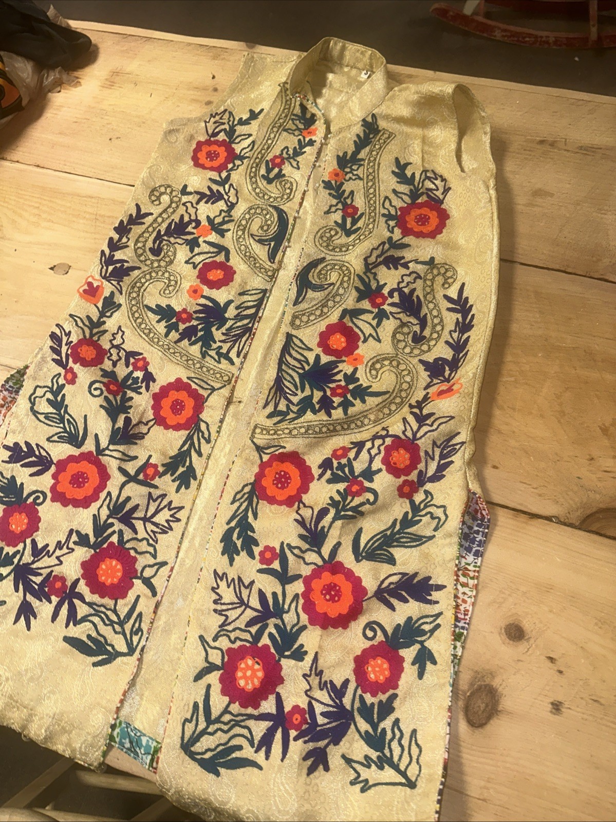 Indian Dress Women’s S Multi Colored sleeveless 38 inches long flowers Lob