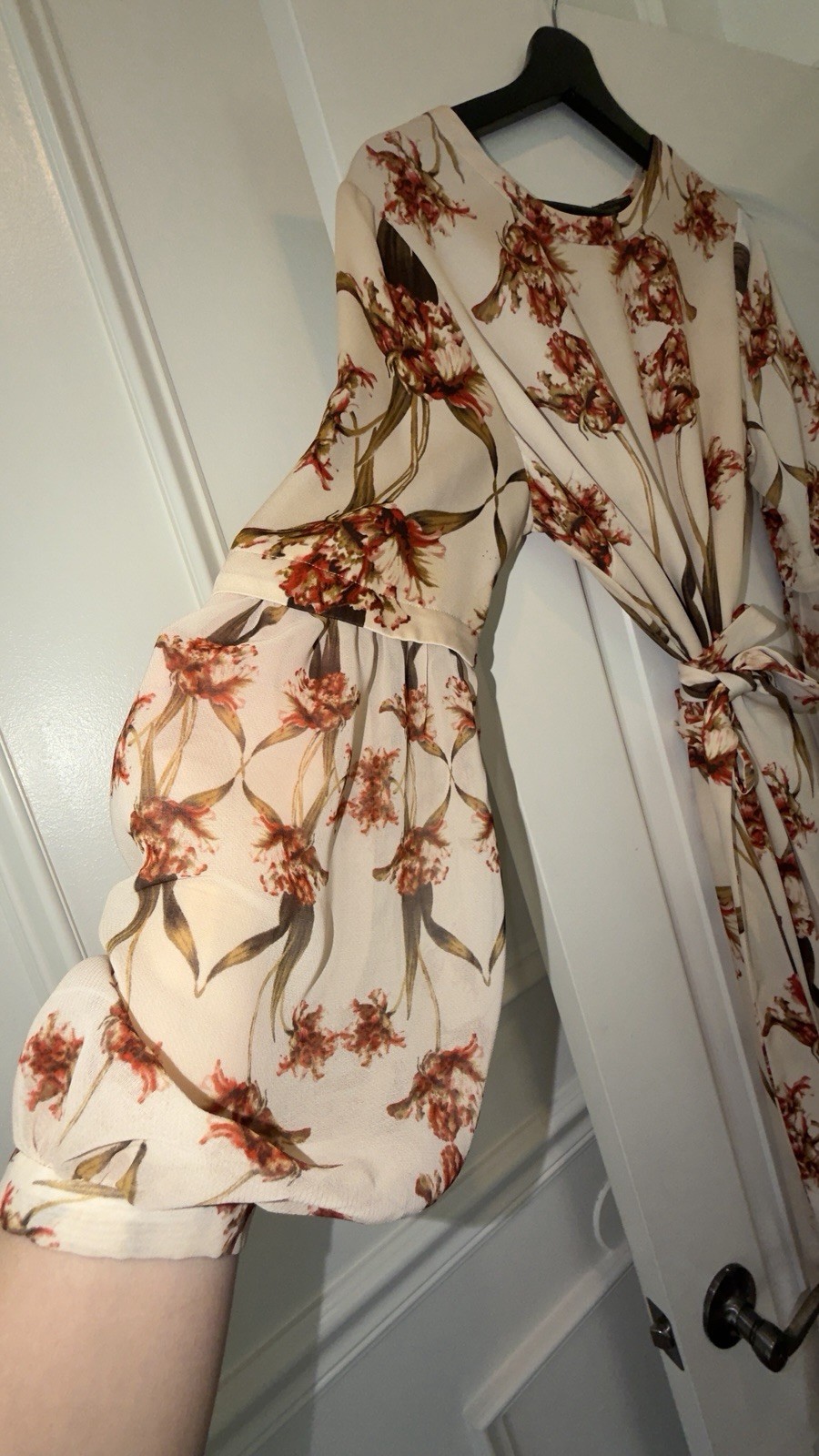 BCBGMAXAZRIA Floral Belted Maxi Dress Balloon Sleeve Beige Red Brown L