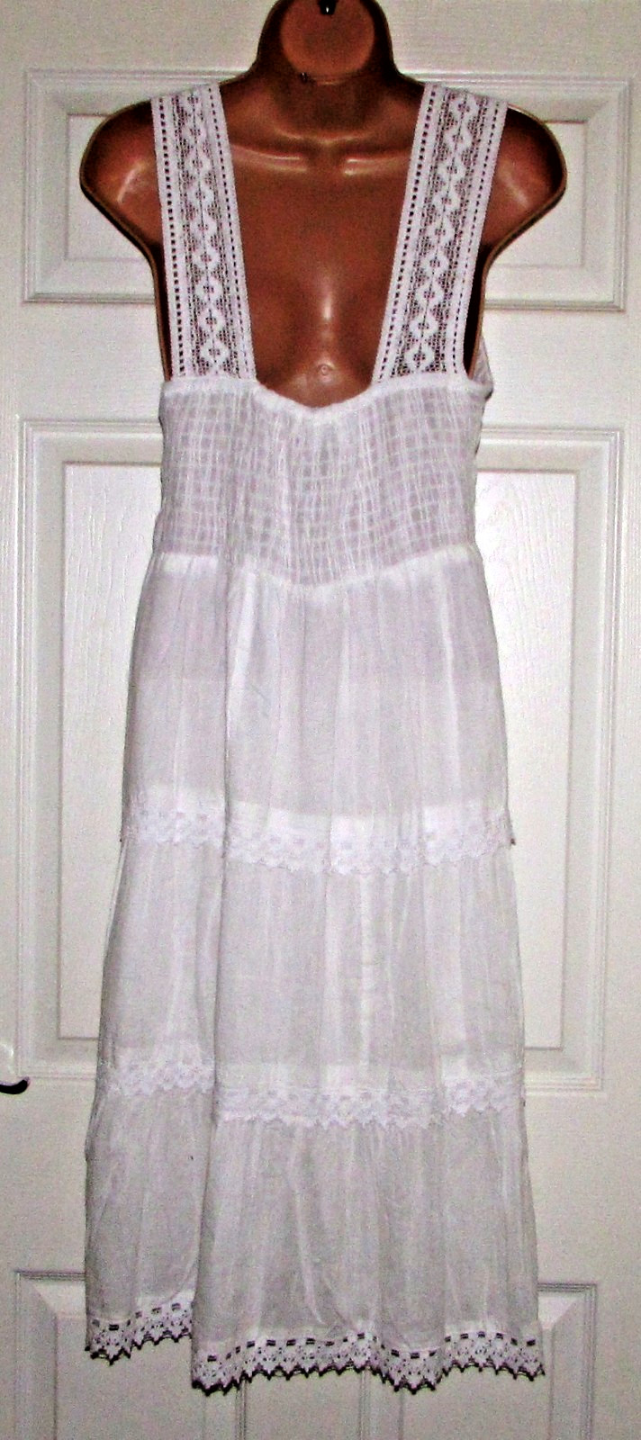 White Cotton Lace Strappy Summer Spanish Dress Size M Pretty Stretchy Chic