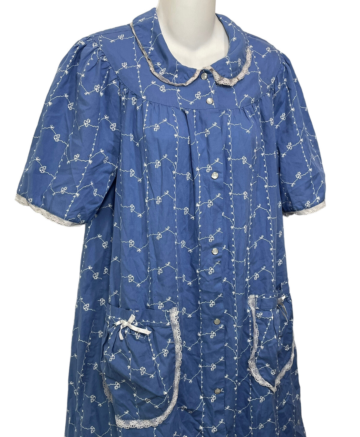 Vintage Smock Dress Size Medium Blue Floral Lace Pearl Snaps House Coat BLAIR M