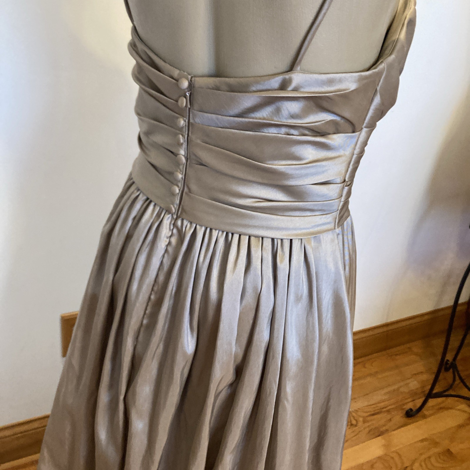 Watters and Watters size 6 beige long gown dress
