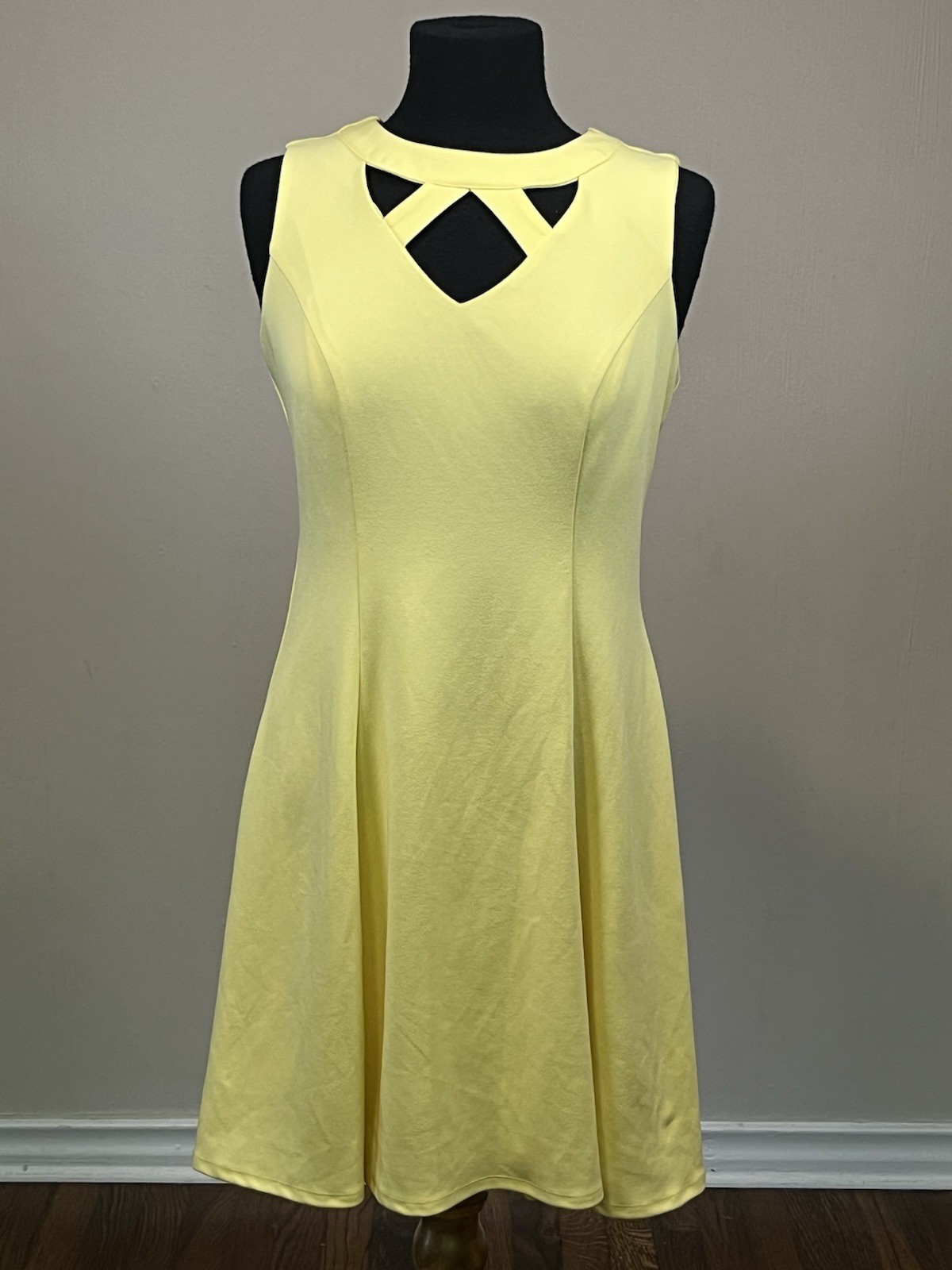 ALYX Women Size 6 Yellow Fit & Flare Dress Sleeveless Cutout Neck Cocktail
