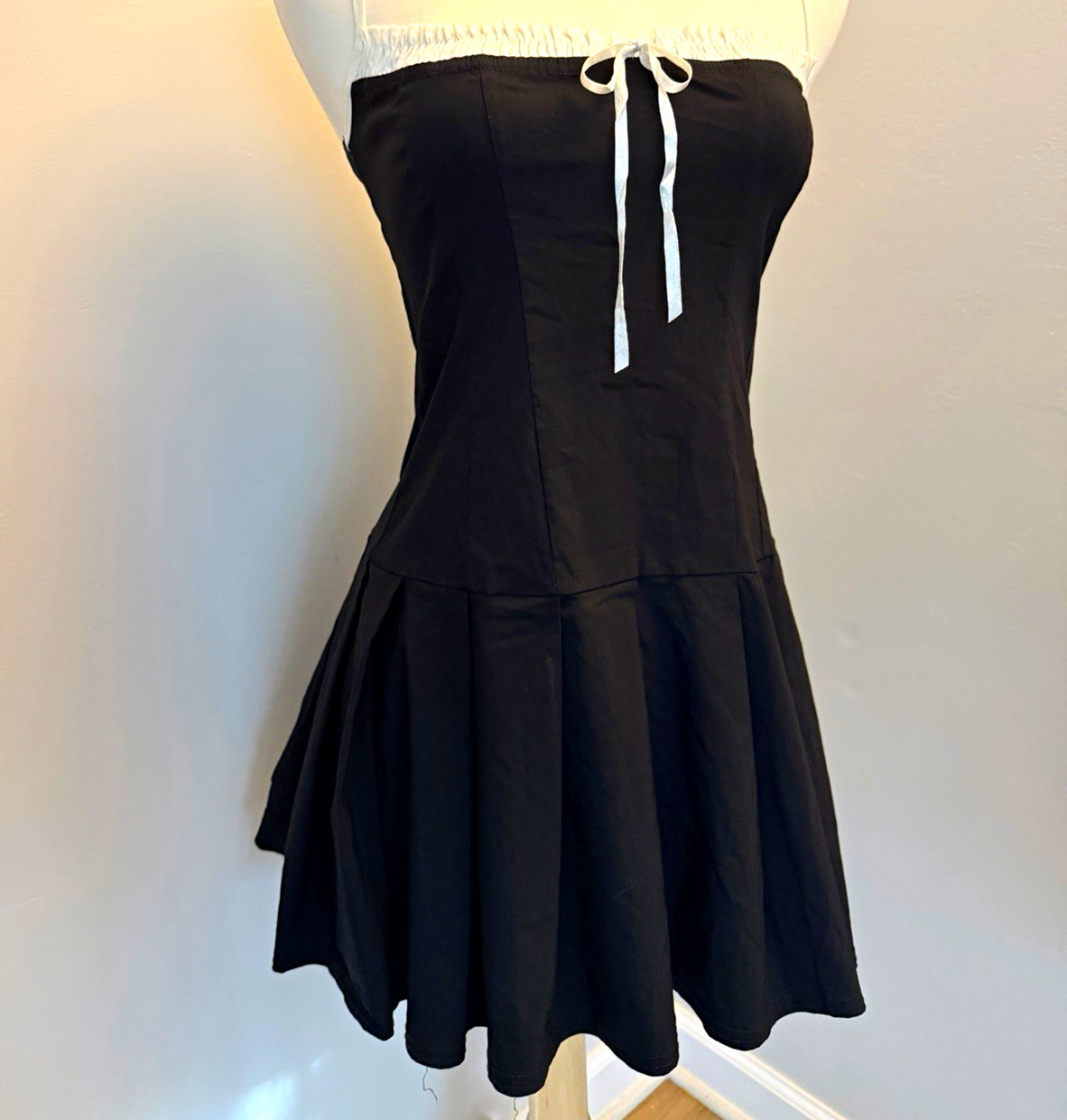 Bengaline Sweetheart Strappy Skater Mini Dress Black/White Women’s 10