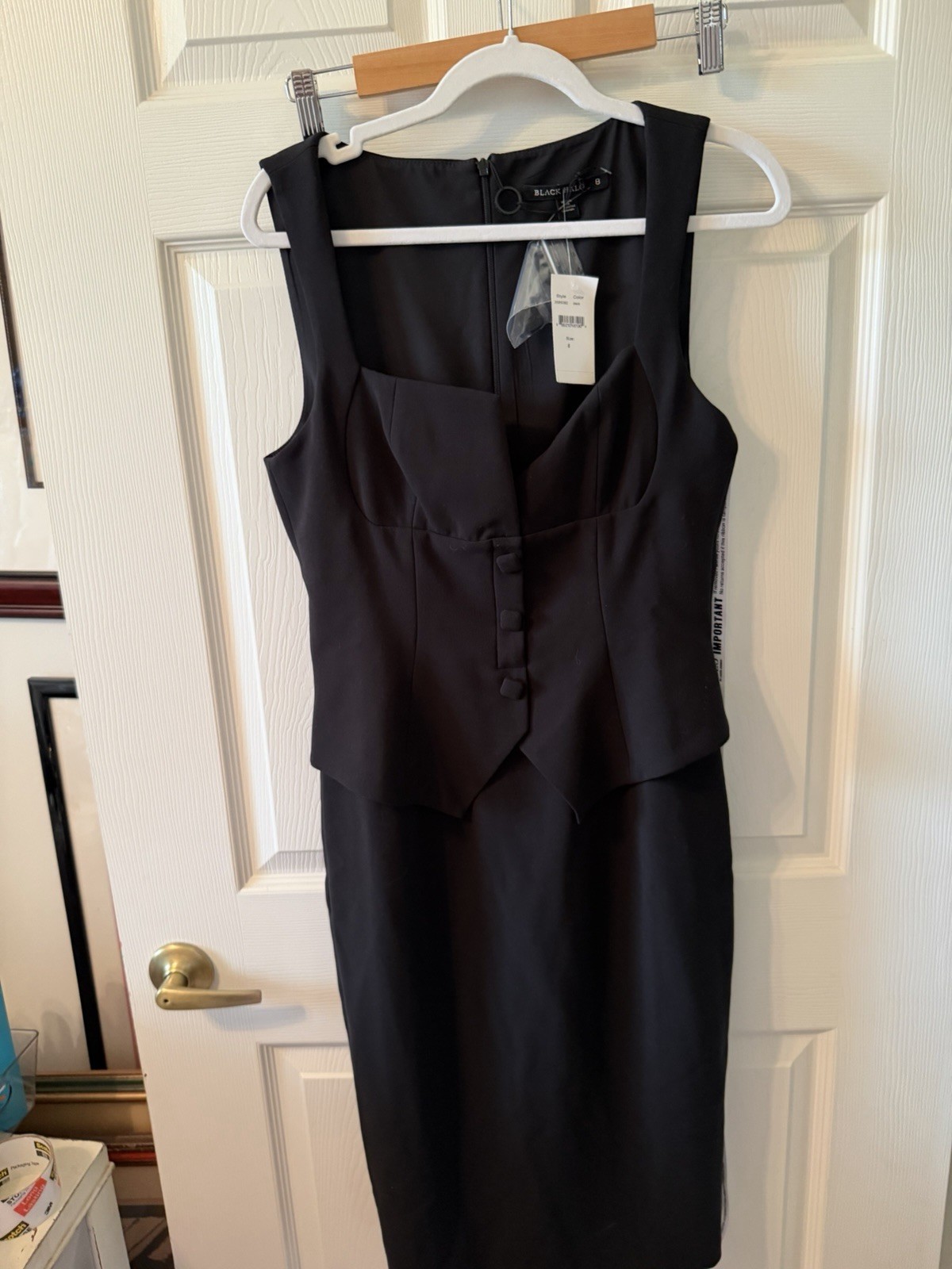 Black Halo Black Sheath Dress V-Neck Sleeveless Knee Length Zip Women’s 8