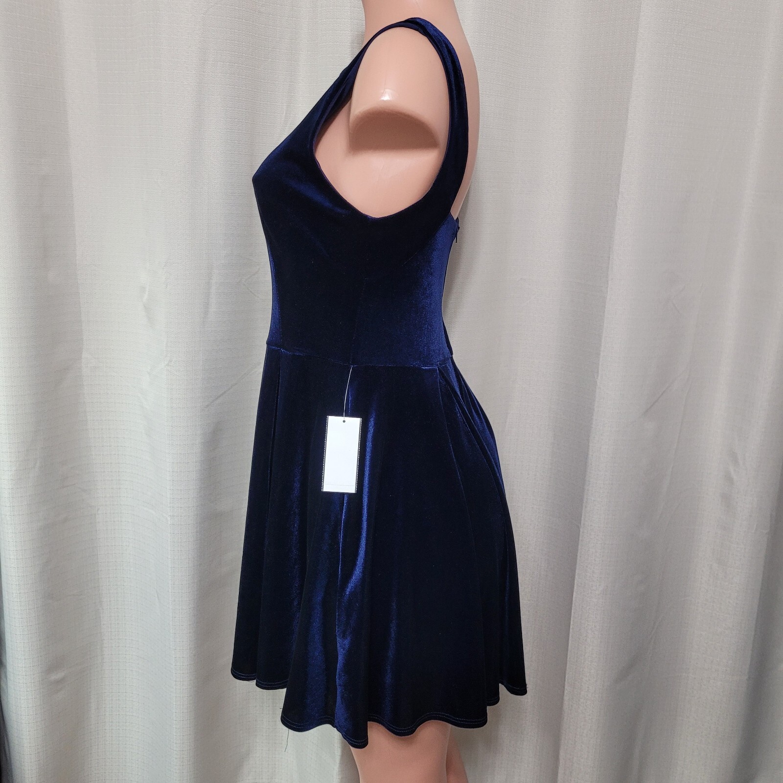 B. Darlin Sleeveless Velvet Fit And Flare Dress Junior’s Sz 7 / 8 Navy Blue NWT
