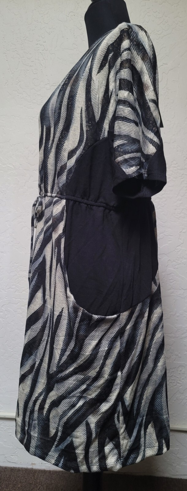 Womens 3X Black/Multi-Color Shortsleeve Dress With Pockets By Delirious Of LA