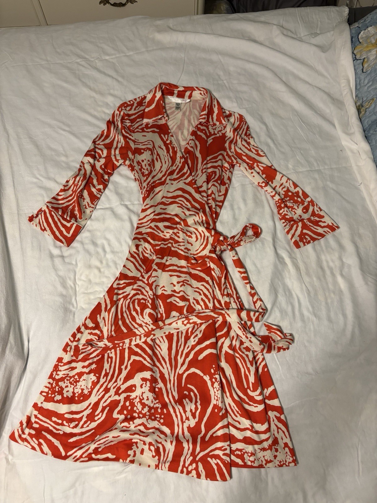 Diane von Furstenberg Vintage Red/White Abstract Silk Jersey Wrap Dress V-Neck 8