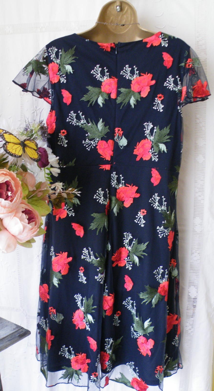 👗***MONSOON PRE-OWNED “FLORAL EMBROIDERED” DRESS SIZE 16***👗