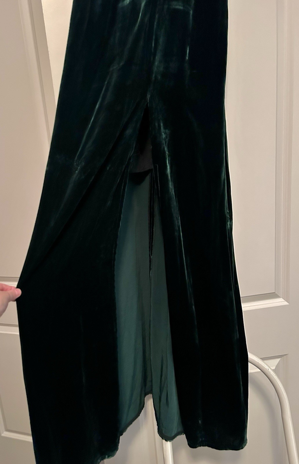 BCBGMAXAZRIA “Mallory” Emerald Green Evening Gown – M – Silk Velvet Slit Dress