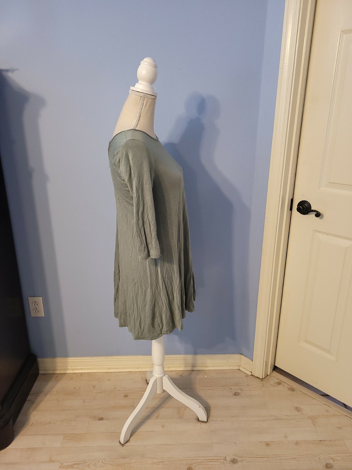 Rue21 Size Medium Dress Womens Solid Green Round Neck Shift