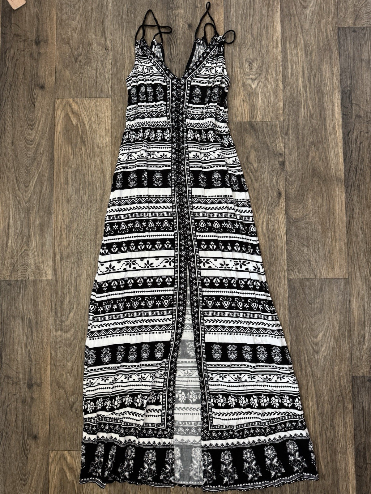 Flying Tomato Black White Geometric V-Neck Spaghetti Strap Rayon Maxi Dress M