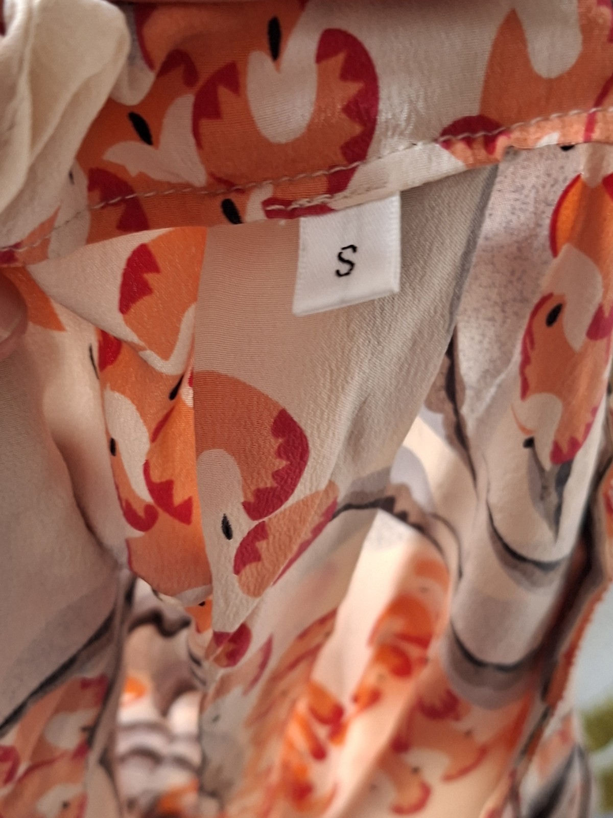 100% Silk Wrap Style Dress Cream Peach Art Print Belted V-Neck Short Sleeve Size