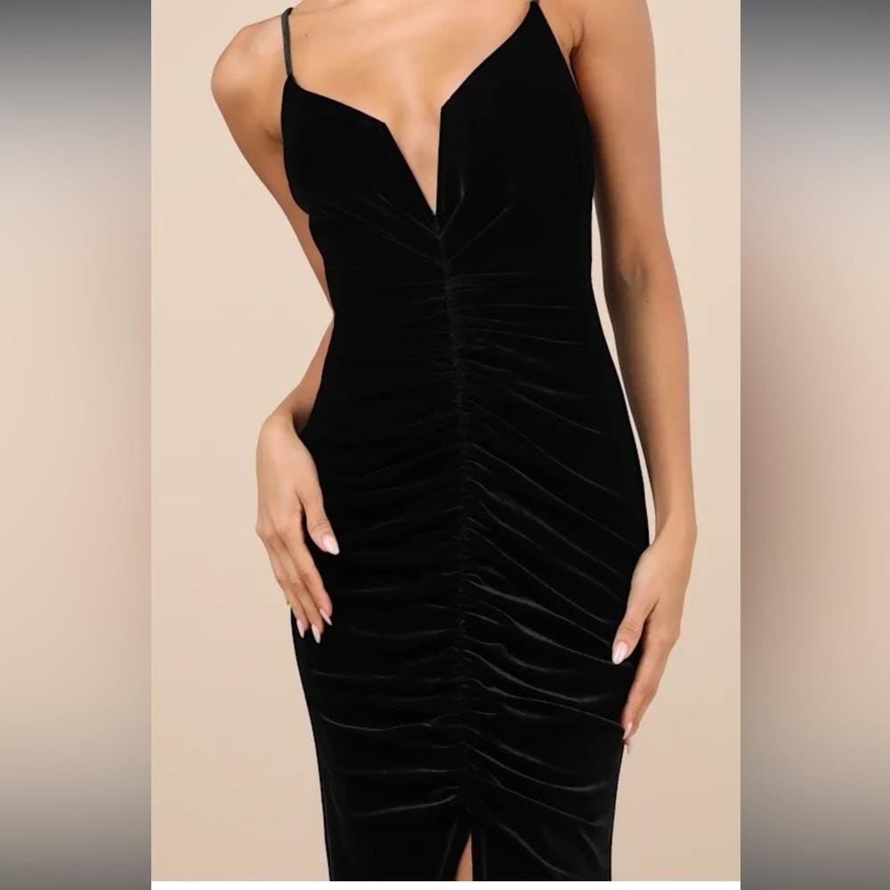 Stunning Invitation Black Velvet Ruched Dress